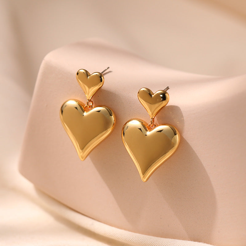 Wholesale Three-dimensional Love High-grade Metallic Gold-plated Earrings