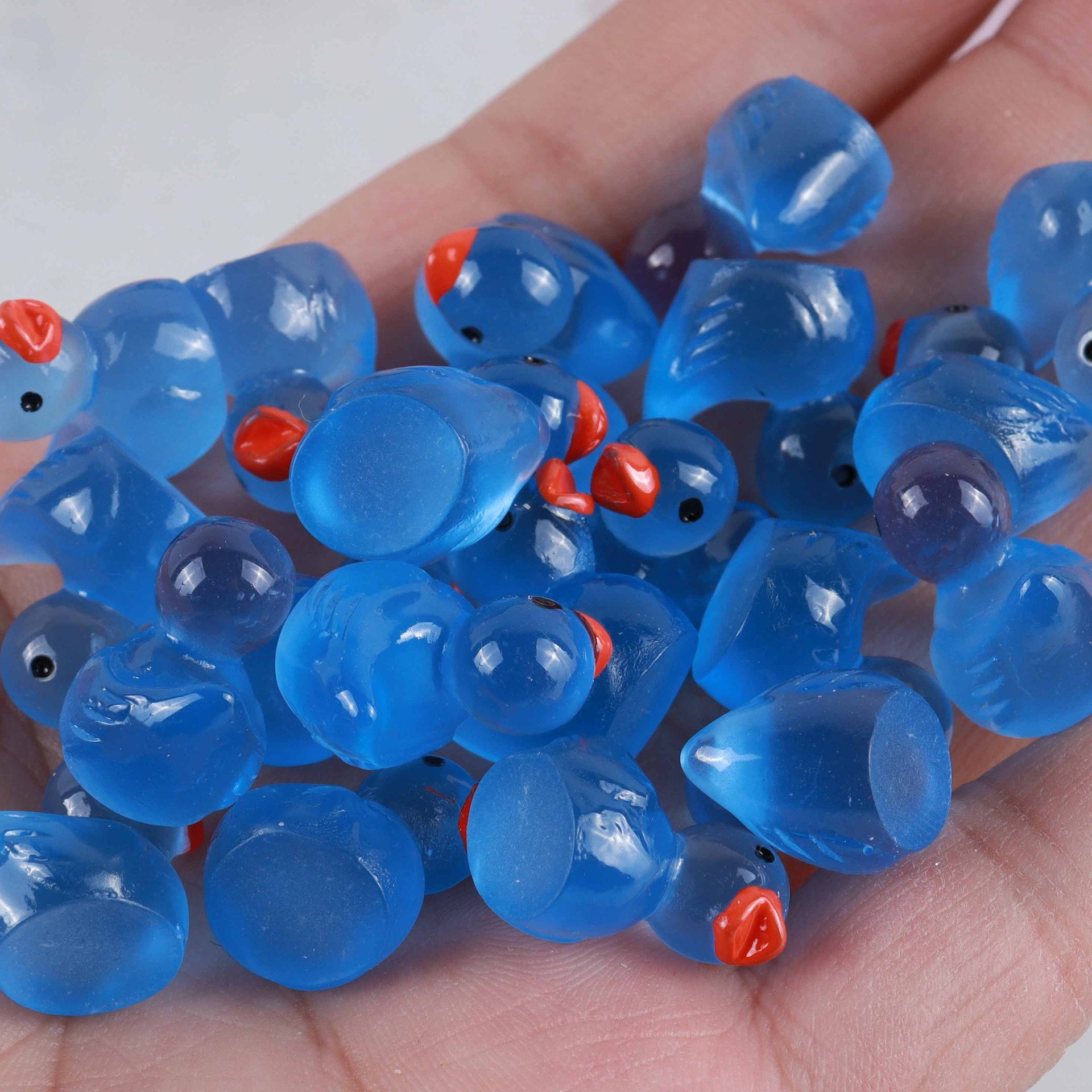 Wholesale 20pcs Wholesale Resin Glow-in-the-dark Cartoon Three-dimensional Duckling DIY Car Key Chain Decoration