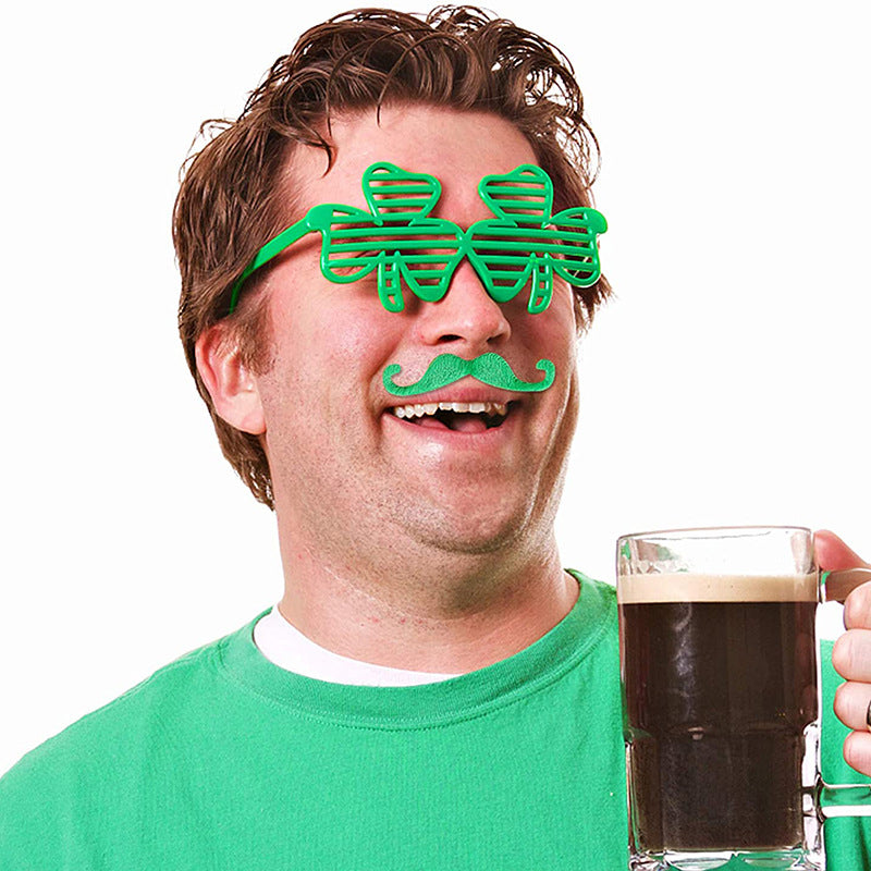 Wholesale St. Patrick' s Day Shamrock Necklace Glasses Bead Accessories Set