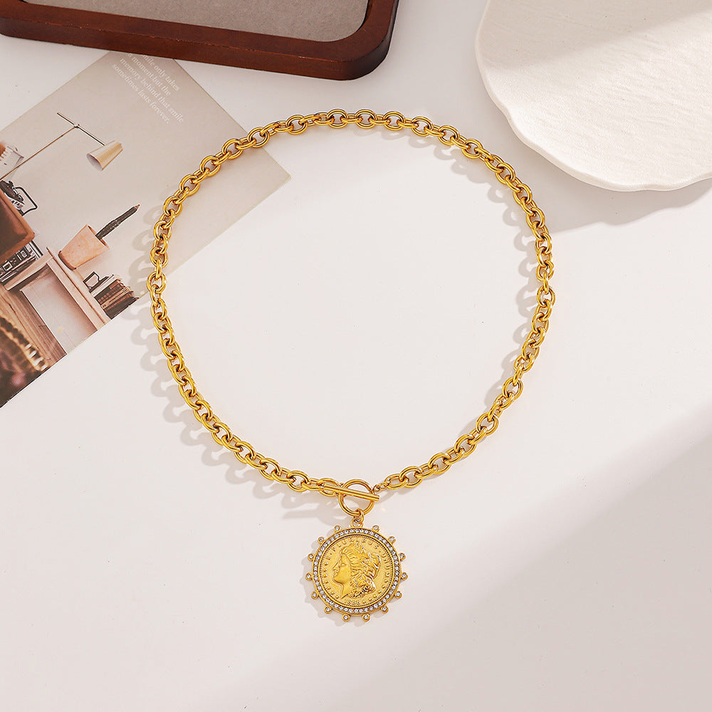 Wholesale stainless steel necklace queen portrait necklaces