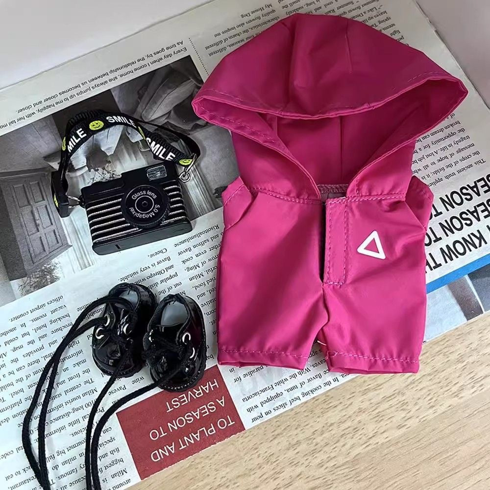 Wholesale 17cm Clothing  Shoes MP5 Weapo Vinyl Keychain  Lychee Red Doll Accessories