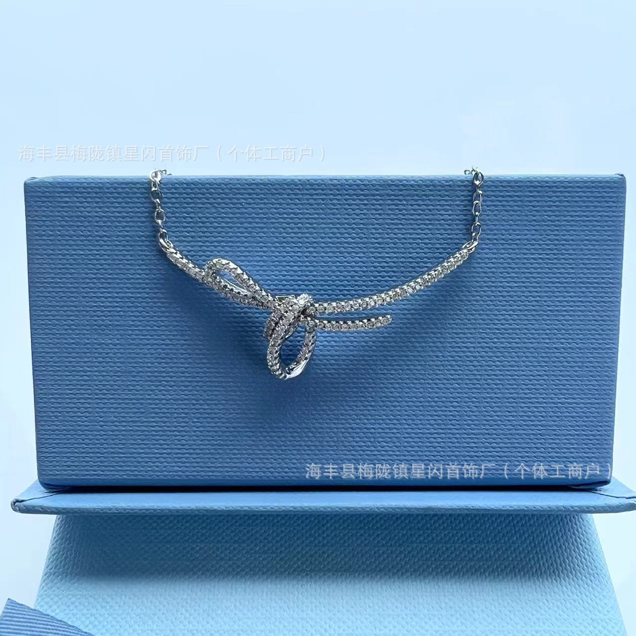 Wholesale Knot Clavicle Chain Women's Bow Necklace Light Luxury High-end 520 Valentine's Day Gift