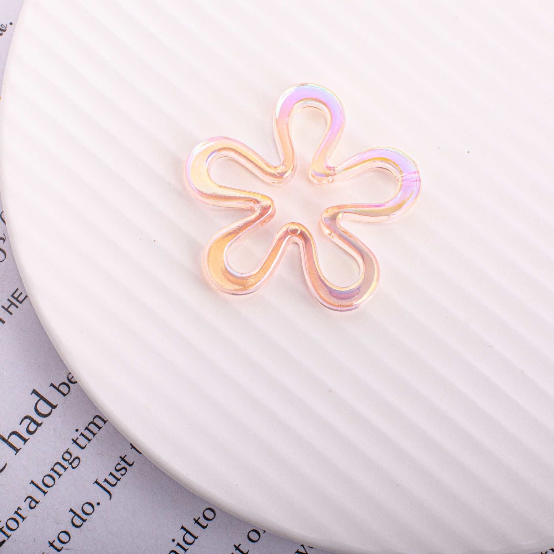 Wholesale 10PCS  Small Flower Large Wreath Vertical Hole Through Hole Acrylic Beads