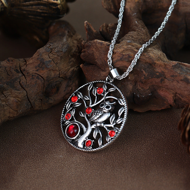 Wholesale Retro round hollowed out antique silver circle pendant necklace