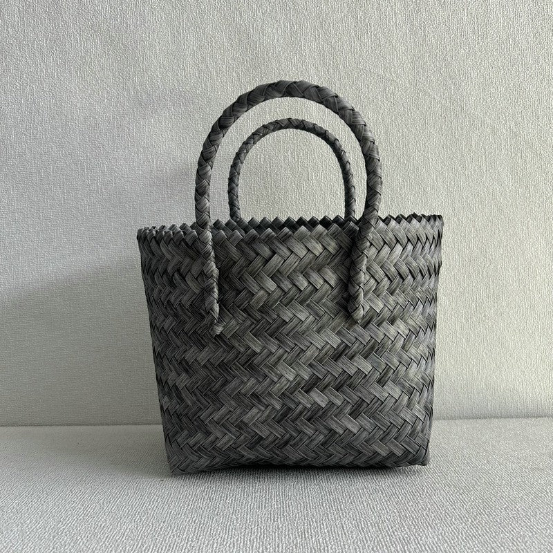 Wholesale Straw and rattan retro spring and summer beach vacation shoulder handbag
