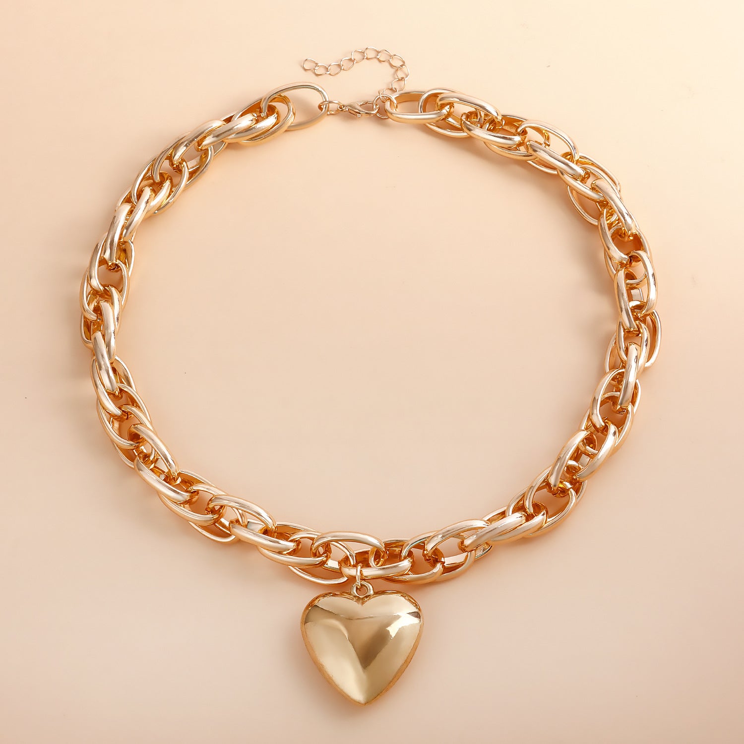 Wholesale Hollow Out Thick O-shaped Chain Large Peach Heart Pendant Alloy Necklace