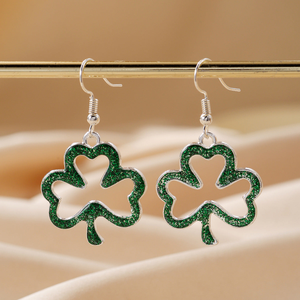 Wholesale St.  Patrick' s Day hollow green double-sided clover hanging earrings