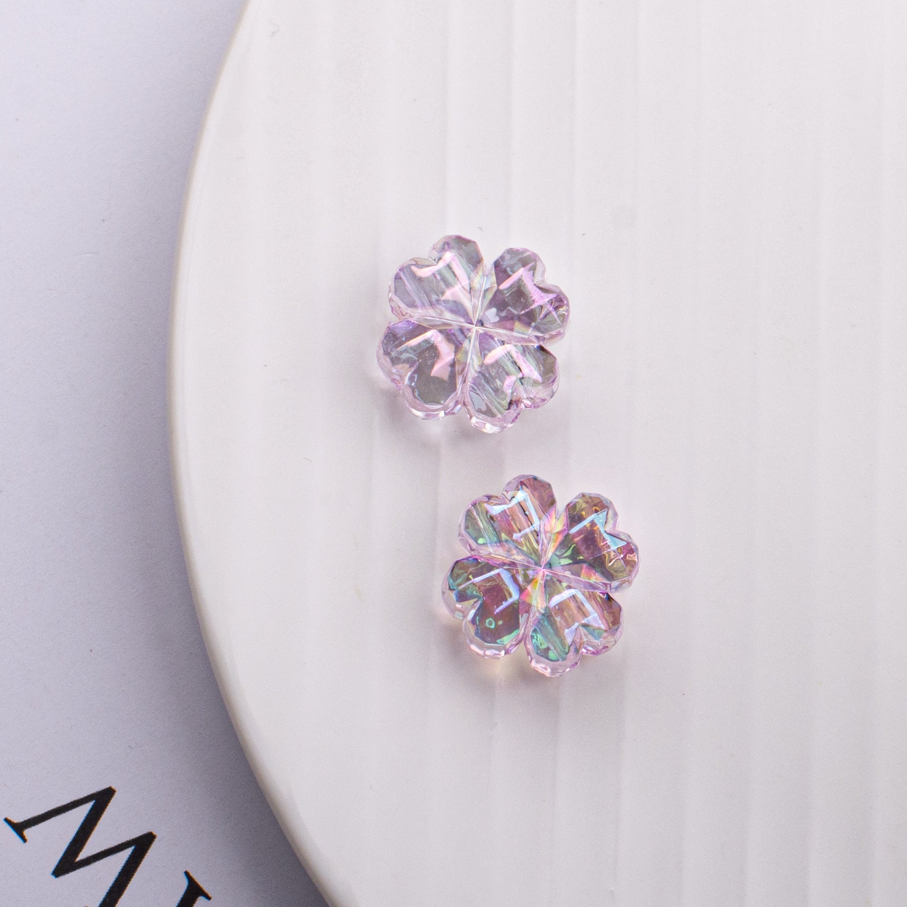 Wholesale 10PCS Beaded Accessories Four-leaf Clover Straight Hole Acrylic Small Loose Beads