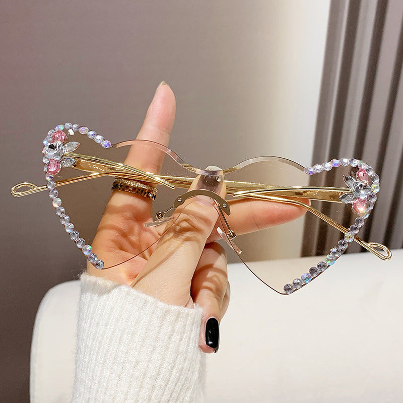 Wholesale Diamond studded heart-shaped lens sunglasses