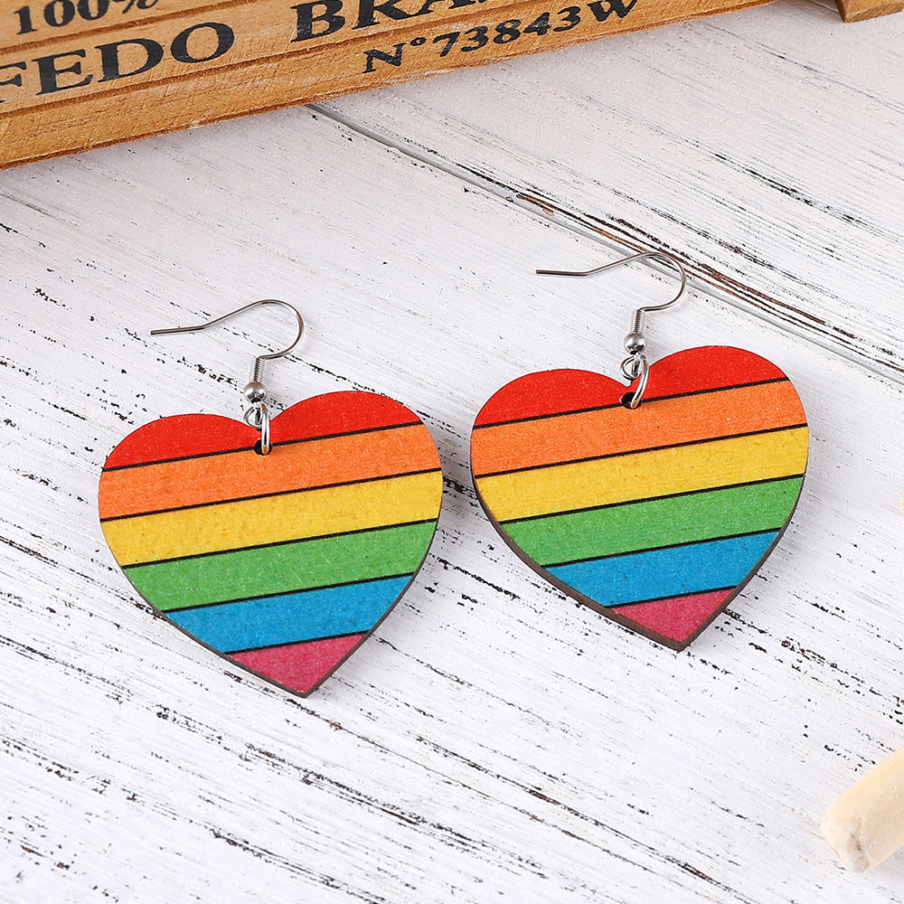 Mes de orgullo al por mayor Rainbow Gay Stars Love Flag Wood Pendientes de madera
