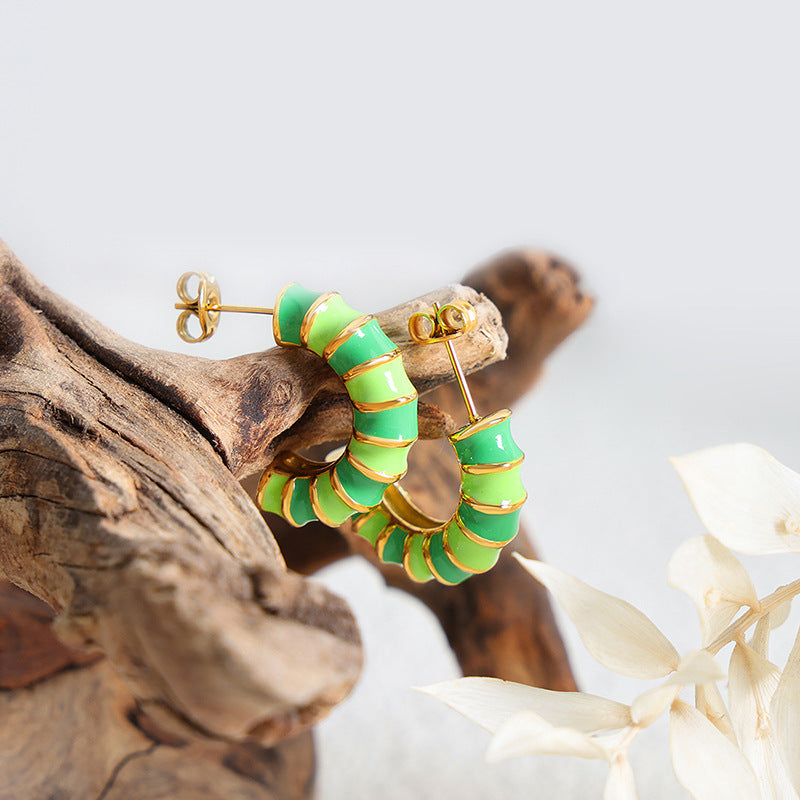 Wholesale Fresh Swee Colorfu and Brilliant C-shaped Bone Joint Gold Plated Earrings