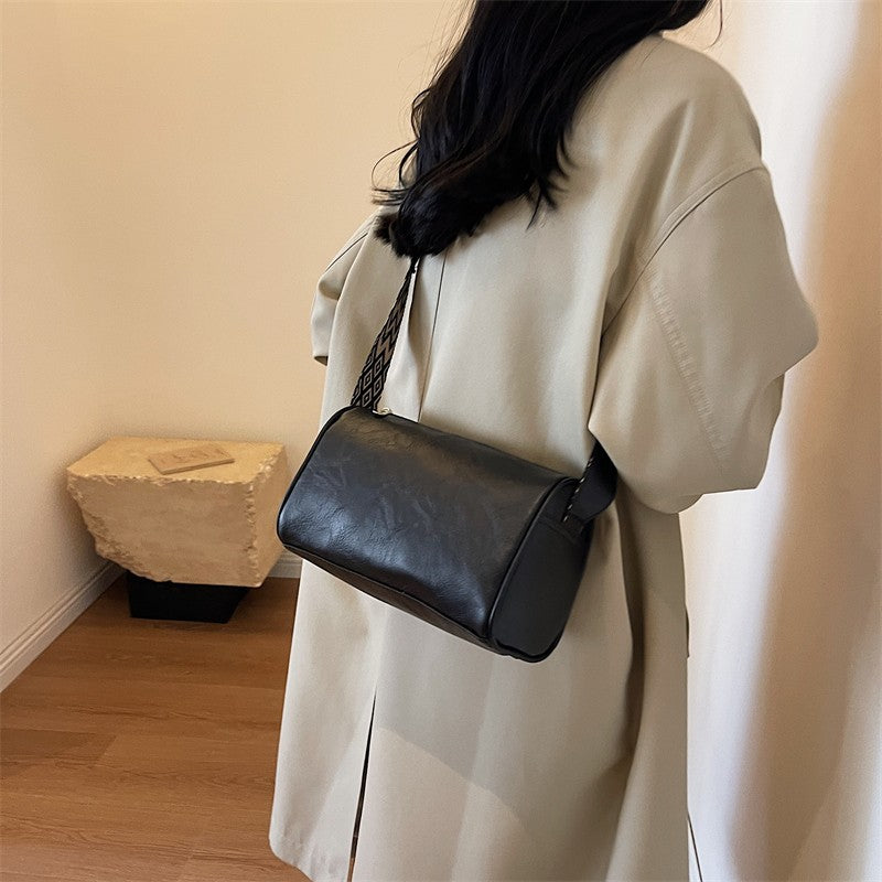 Wholesale Retro Crossbody Bag Wide Shoulder Strap PU Cylinder Bag