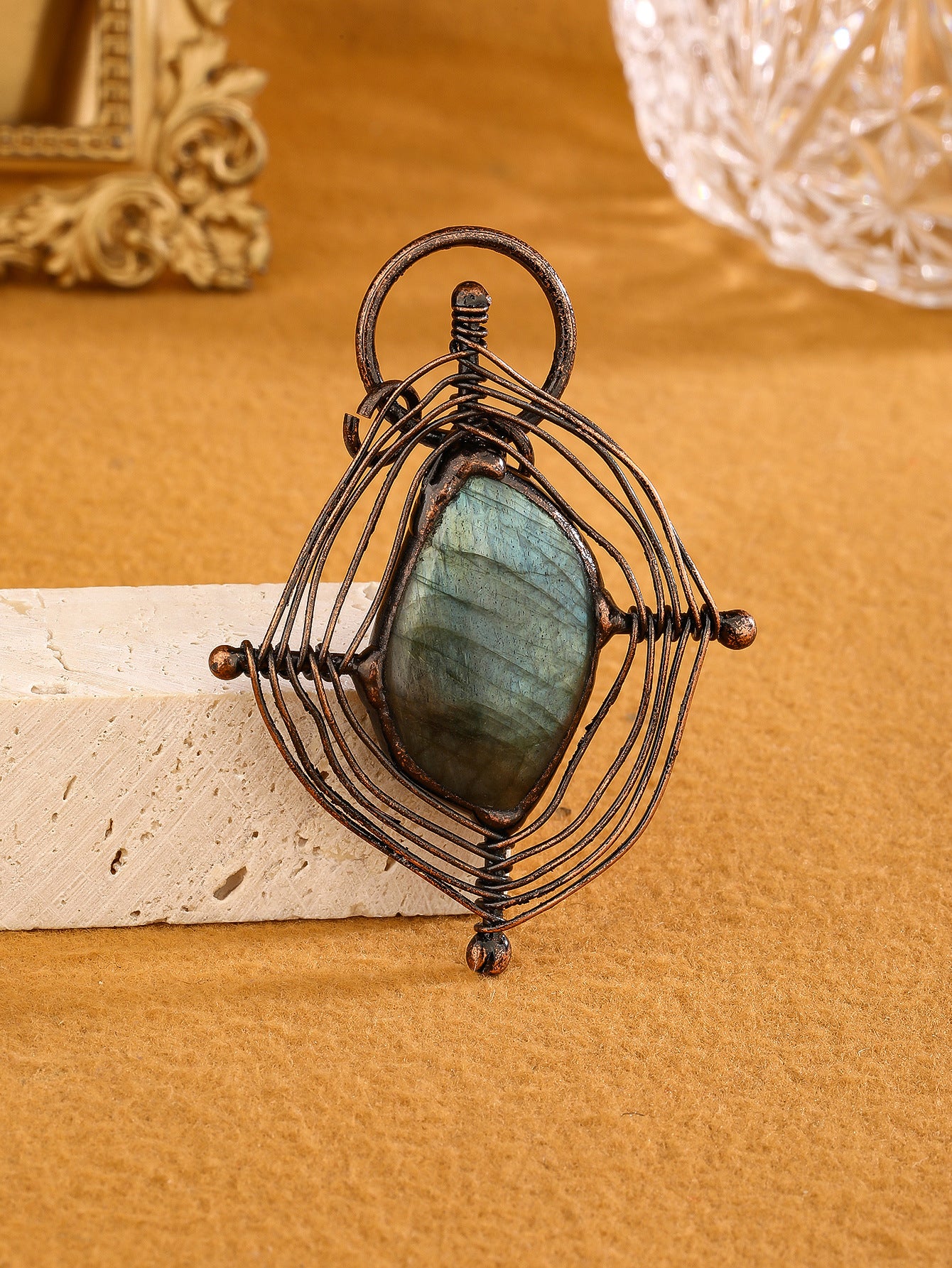 Wholesale Vintage style natural labradorite original design bronze sweater chain pendant with random shape