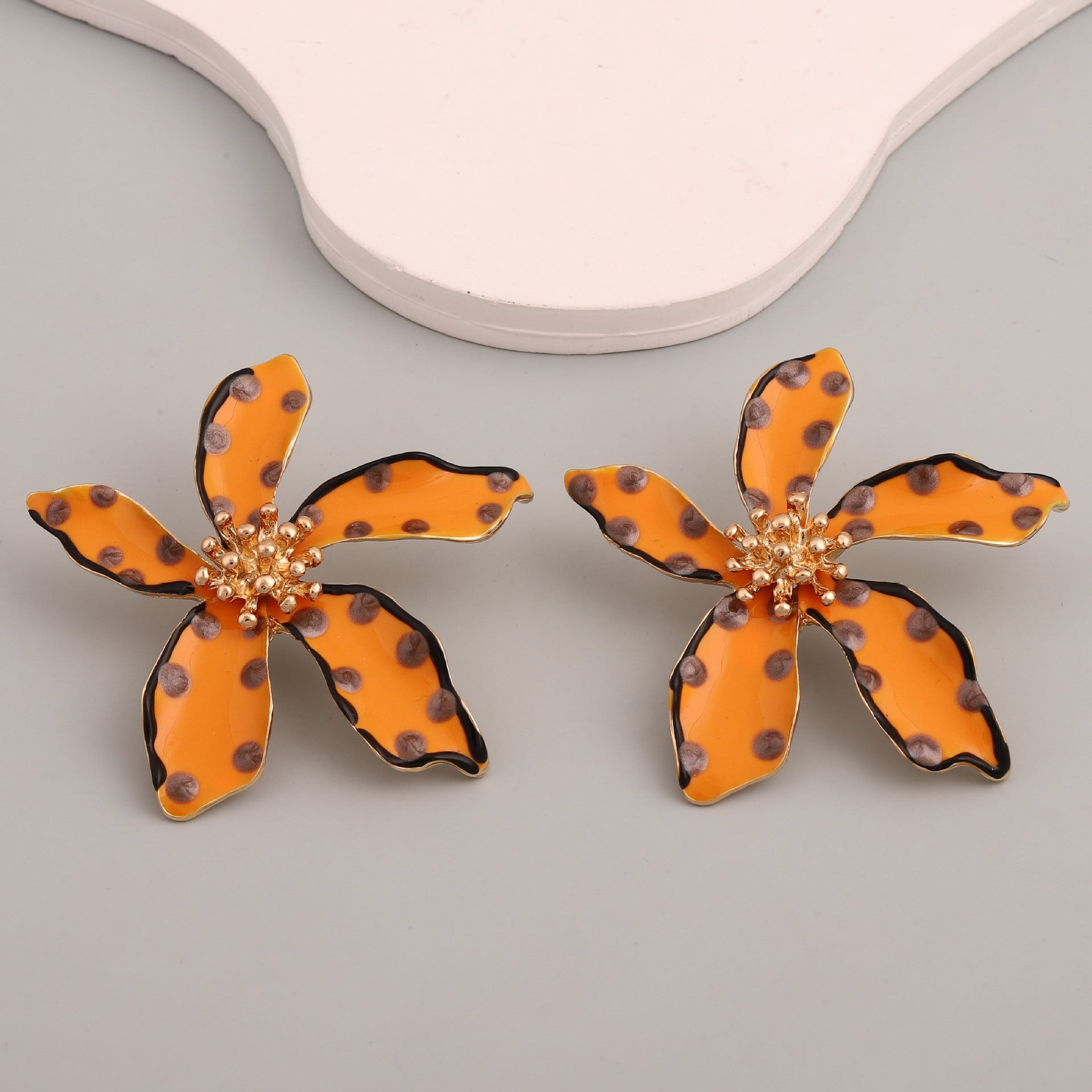 Wholesale Creative oil-drop flower earrings exaggerated polka dot alloy earrings