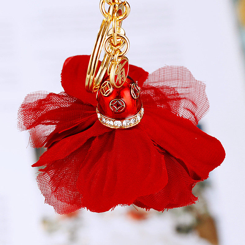 Wholesale Flower Metal Car Keychain With Tassel Pink White Bag Charm And Key Accessory Gift For Women Boutique Resale