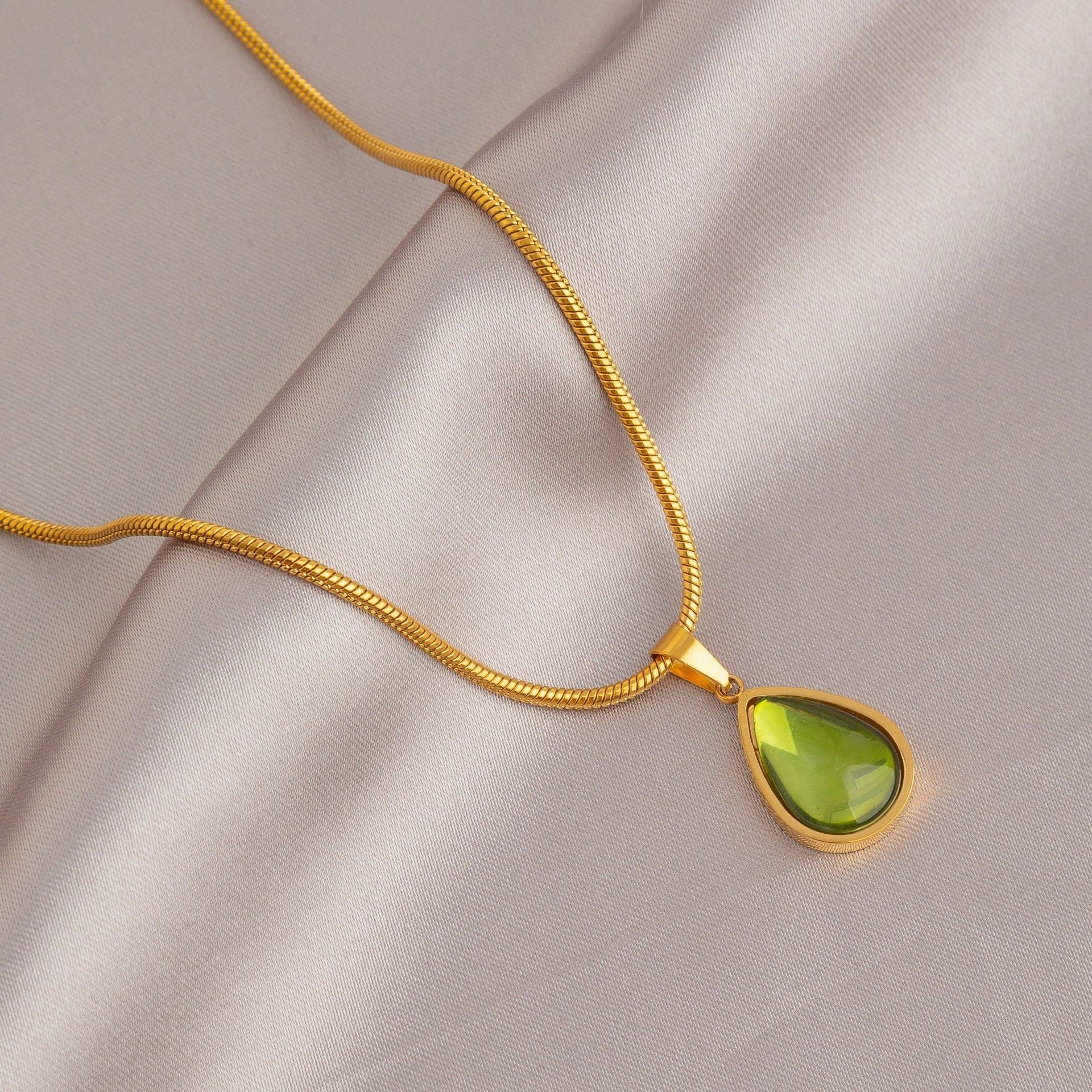 Wholesale Gold Titanium Steel Necklace for Women,  Non-Fading