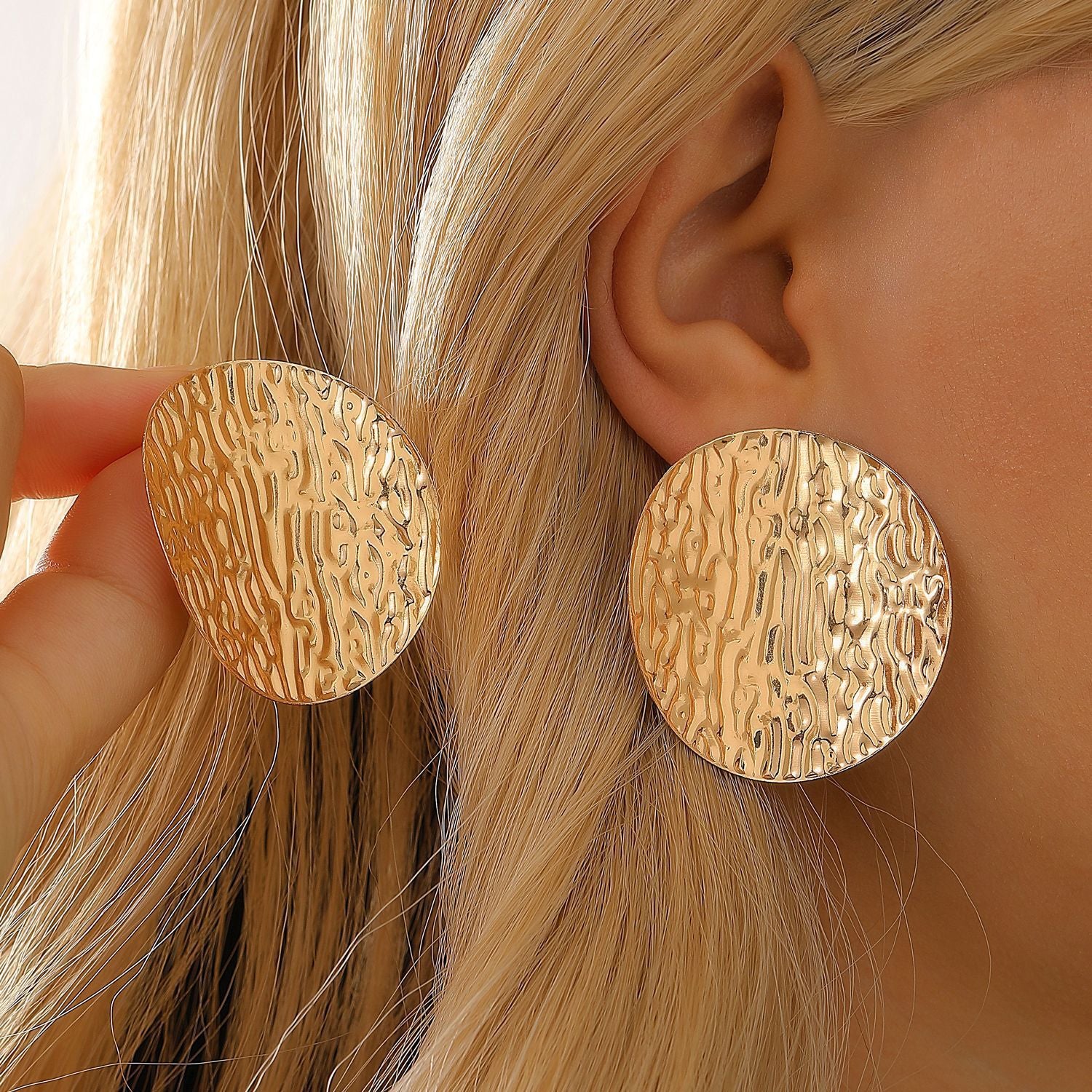 Wholesale Vintage Lava Texture Irregular Geometric Earrings For Women Gold Metal Electroplated Fashion Accessory