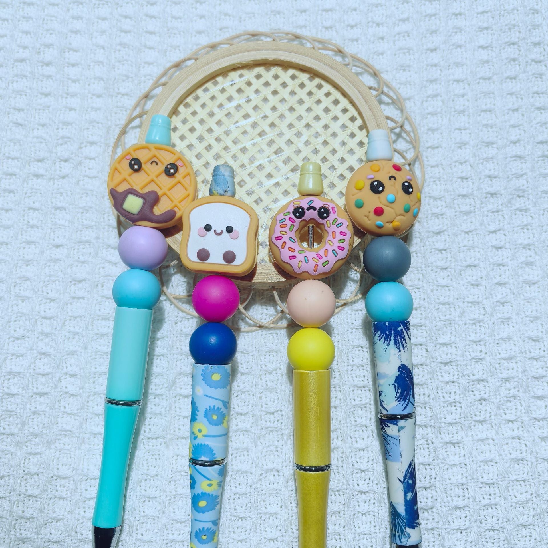 Wholesale 10pcs/pack Hot-Selling New 3D focalSilicone Cartoon Beads Beading