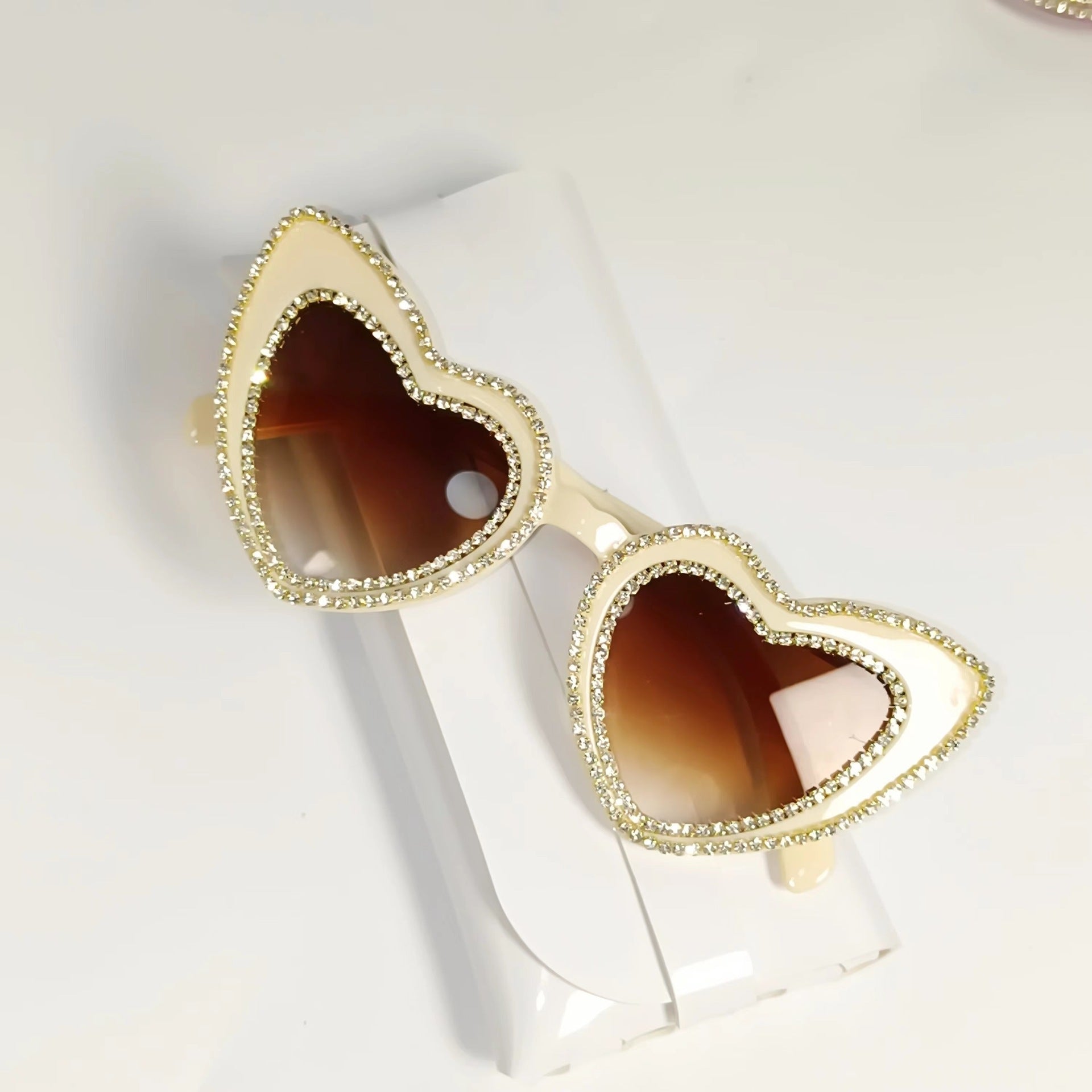Wholesale Stylish Sunglasses with Diamonds