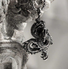 Wholesale retro personality domineering 12 zodiac dragon pendant hip-hop punk men's titanium steel necklace a generation of hair