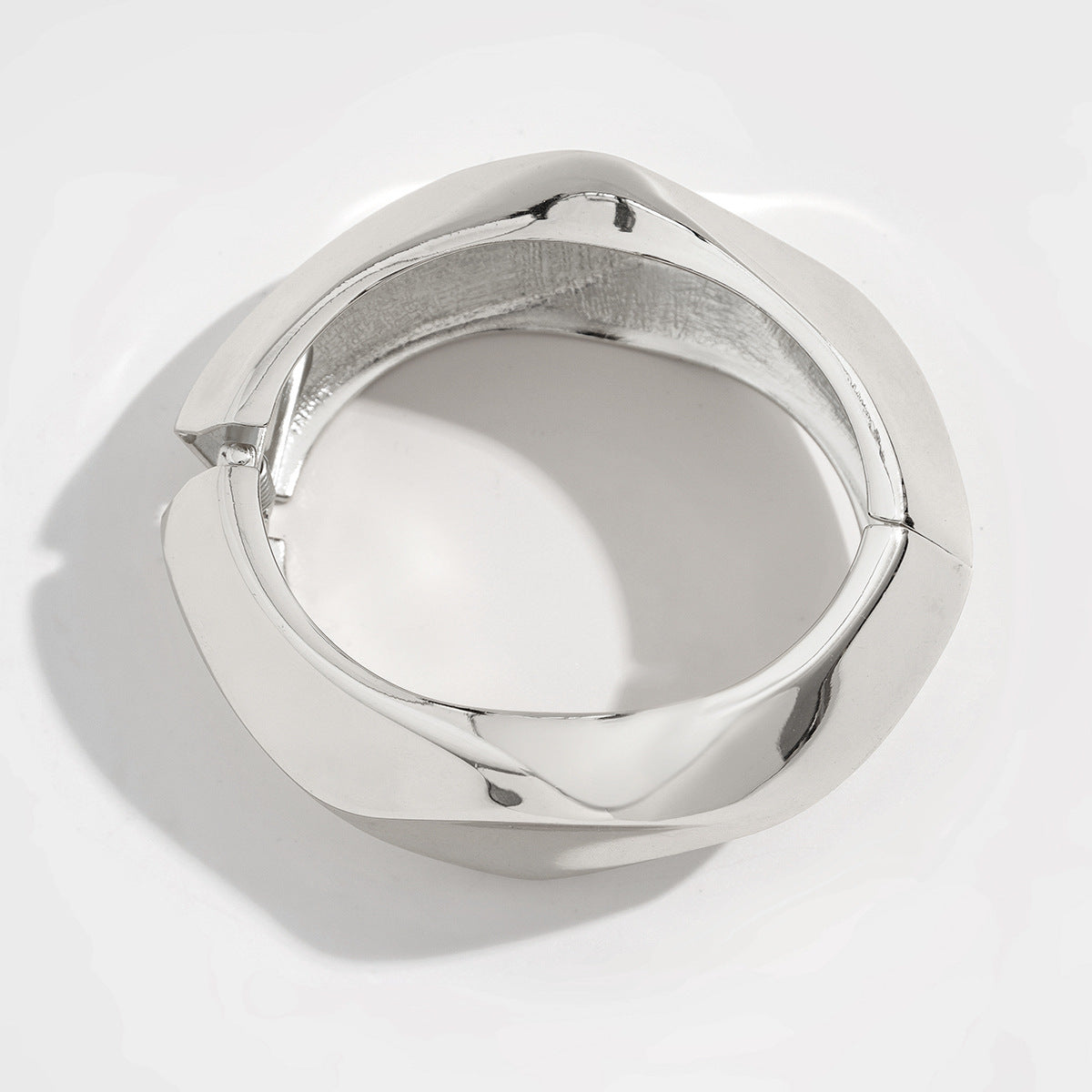 Wholesale exaggerated faceted geometric bracelet