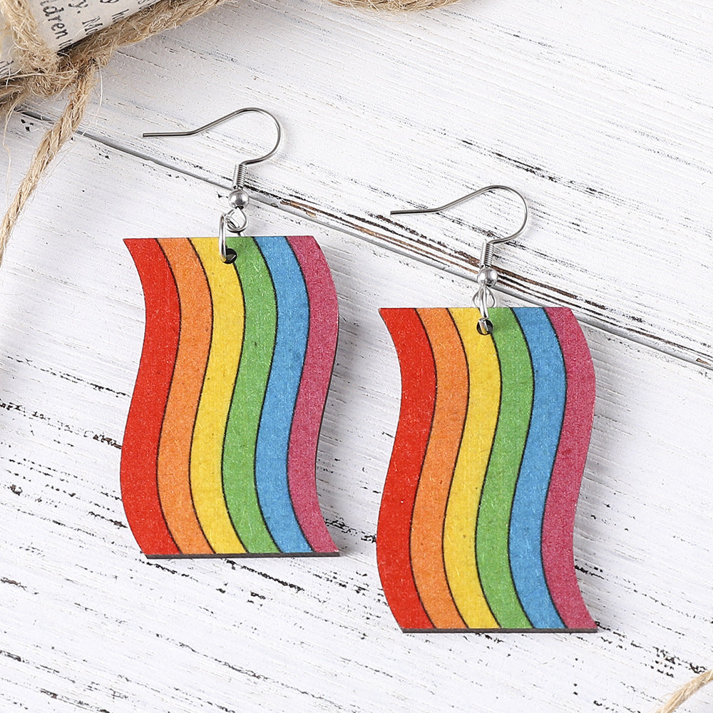 Mes de orgullo al por mayor Rainbow Gay Stars Love Flag Wood Pendientes de madera