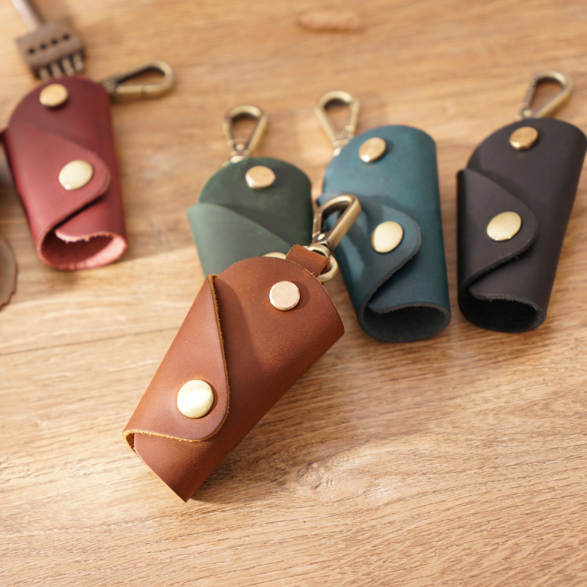 Wholesale First Layer Cowhide Handmade Men's Leather Mini Keychain