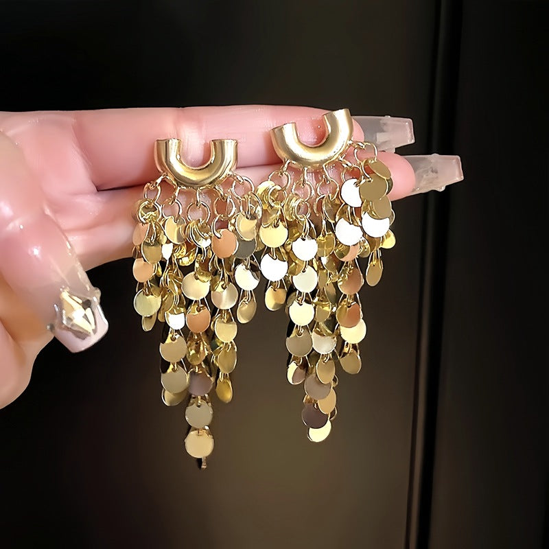 Wholesale Metal tassel sequins fashionable high-end cool style Earrings