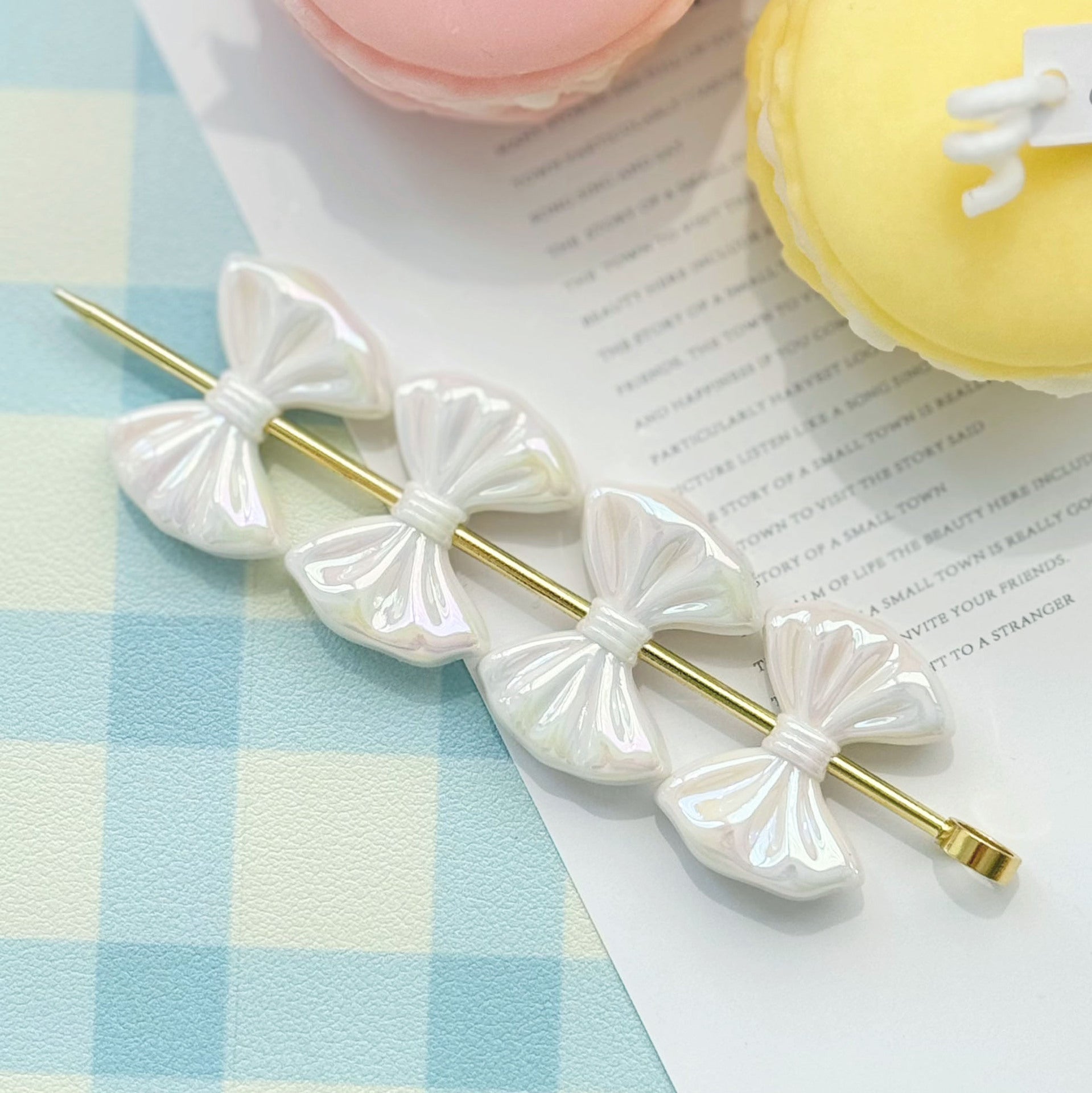 Wholesale 10pcs  Colored bow tie Acrylic Beads