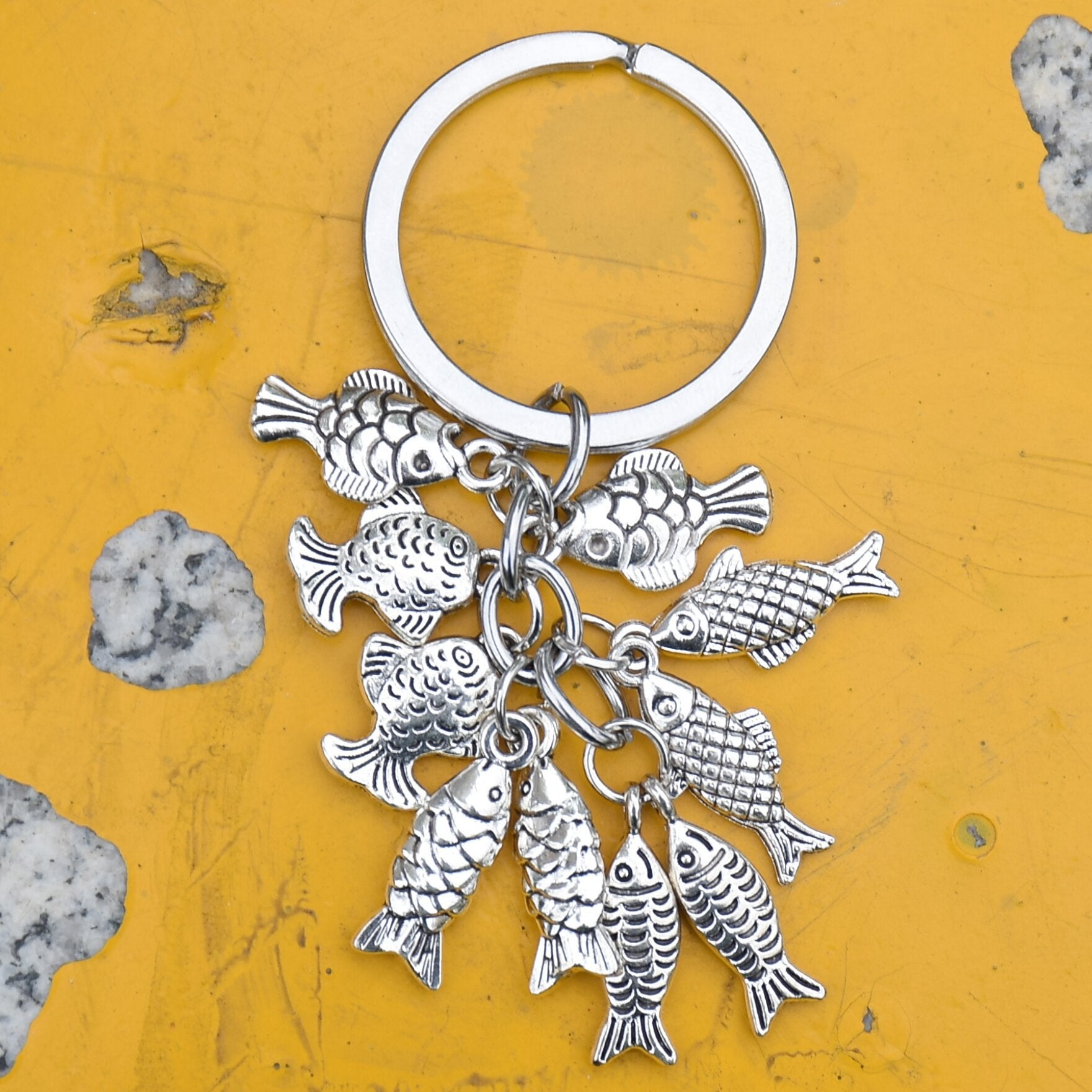 Wholesale 5 pcs Ten Fish Pendants Creative Keychains for Fishermen Father' s Day Gifts