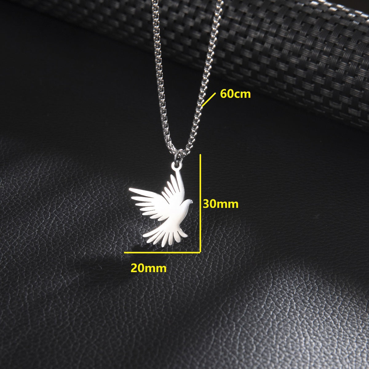 Wholesale  supply stainless steel hip-hop necklace men and women all-match eagle bird pendant clavicle chain