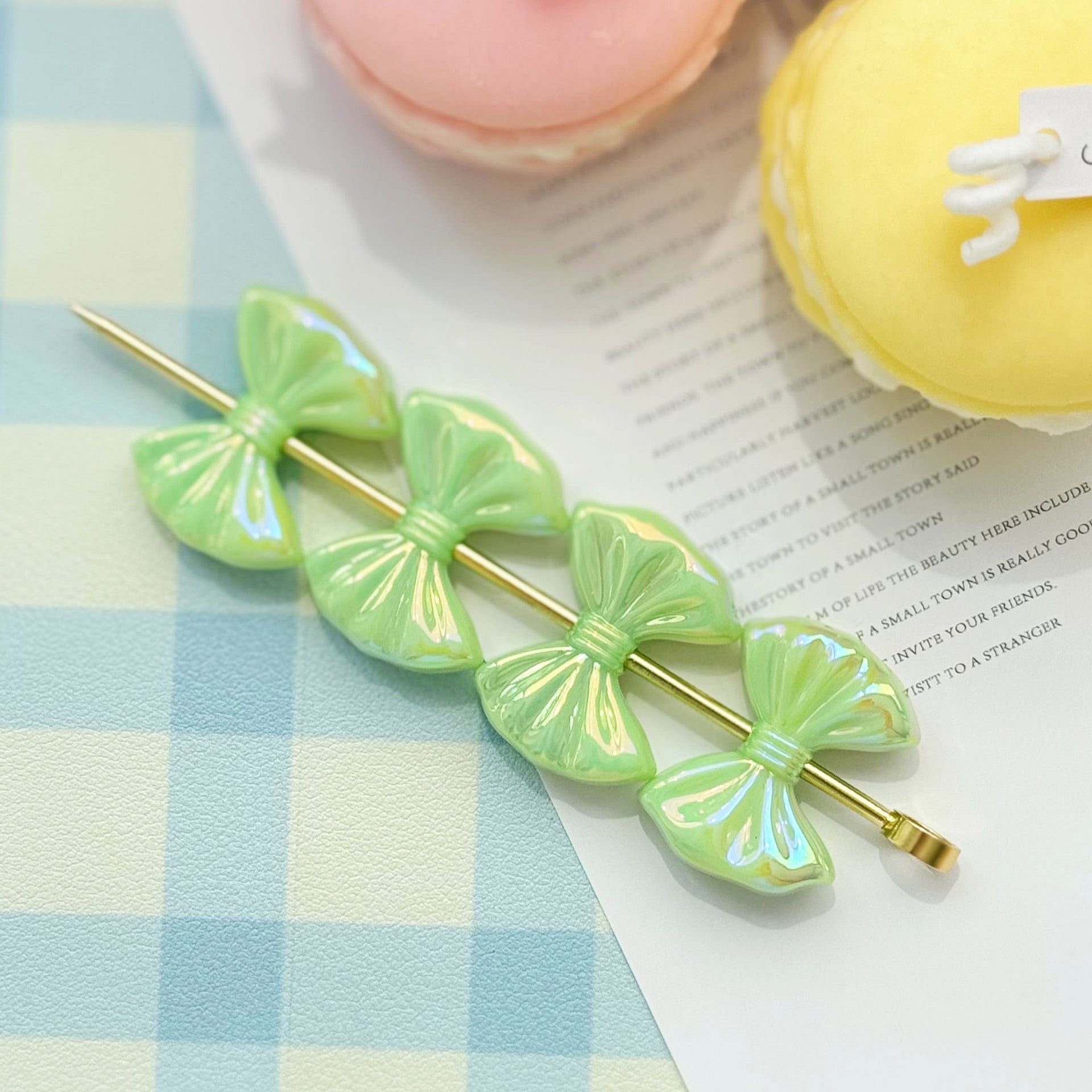 Wholesale 10pcs  Colored bow tie Acrylic Beads