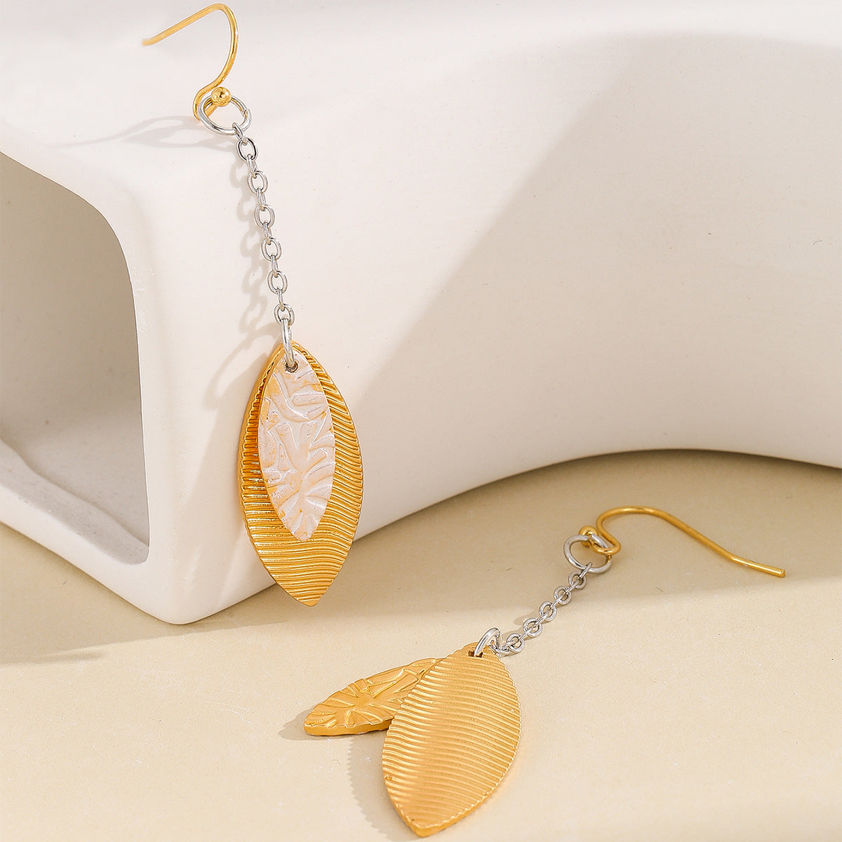 Wholesale Long Leaf Alloy Earrings