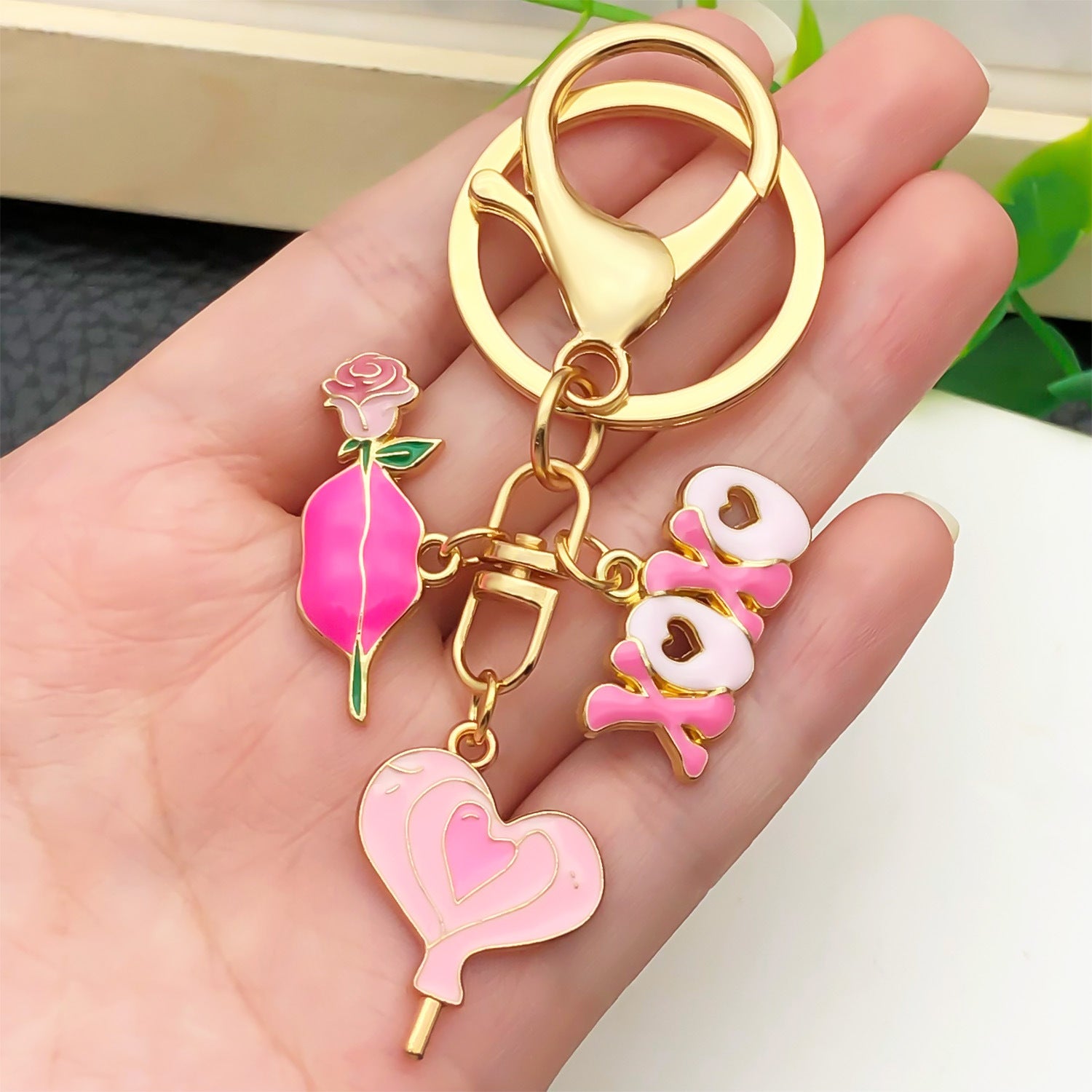 Wholesale  Valentine' s Day Oil Dripping Pink Rose Love Candy Keychain