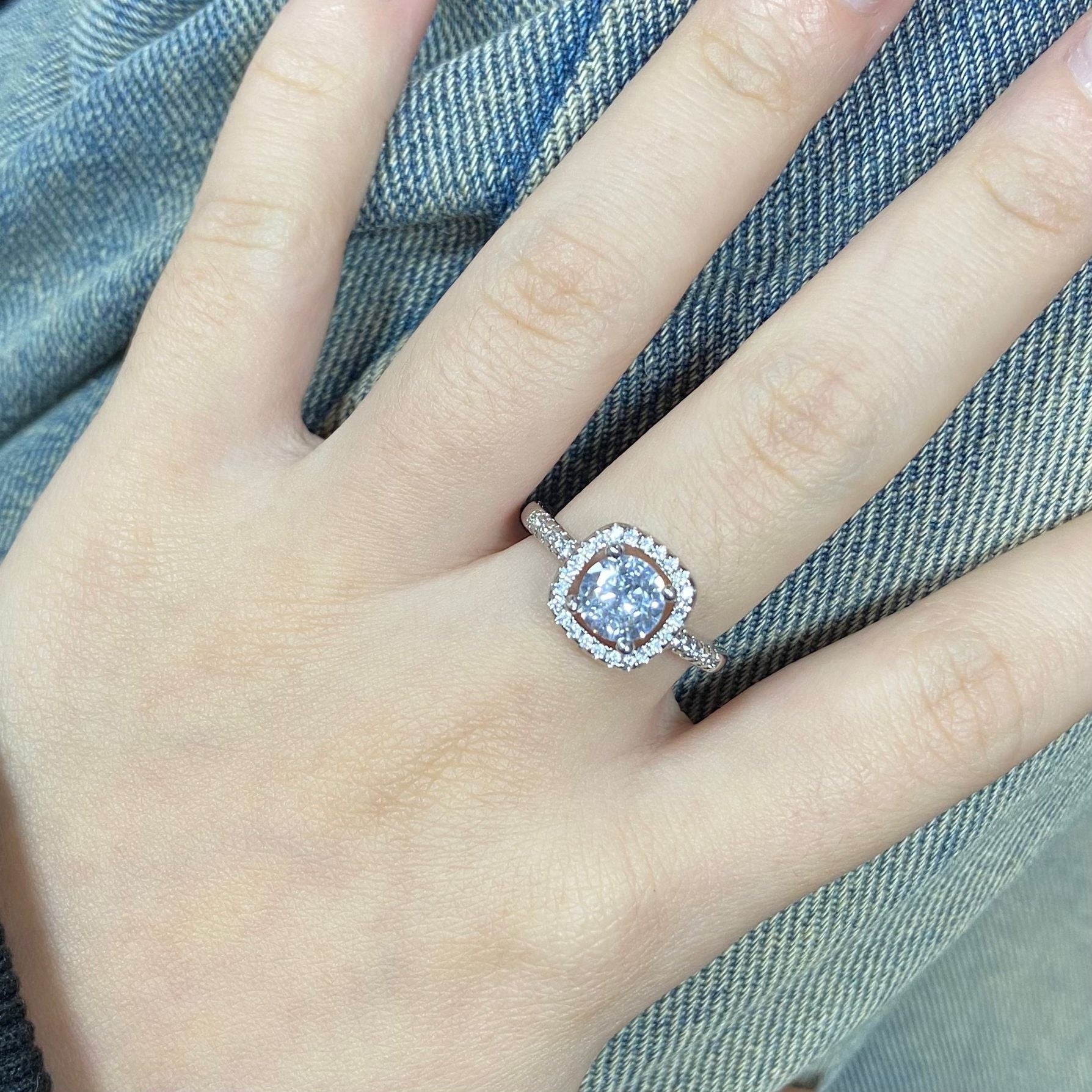 Wholesale Simulated Moissanite Round and Square One Carat Ring