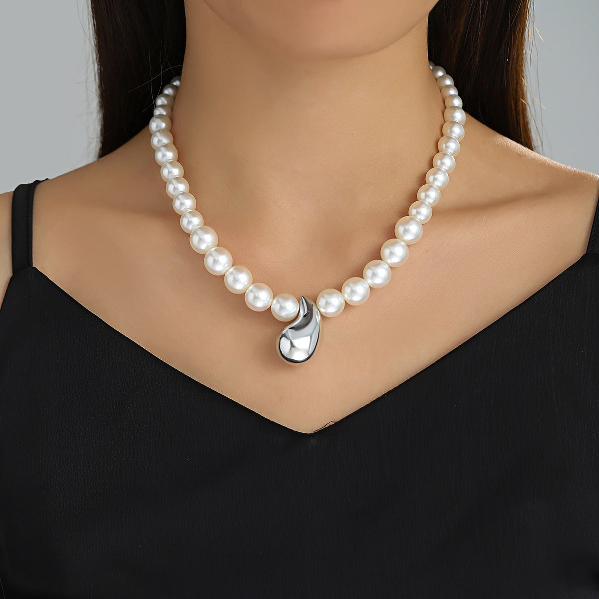 Wholesale new drop-shaped round pearl acrylic necklace ladies simple fashion adjustable sweater chain