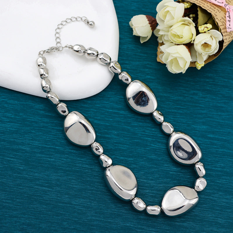 Wholesale Alloy Heavy-duty Light Luxury Imitation Pebble Shape Clavicle Necklace