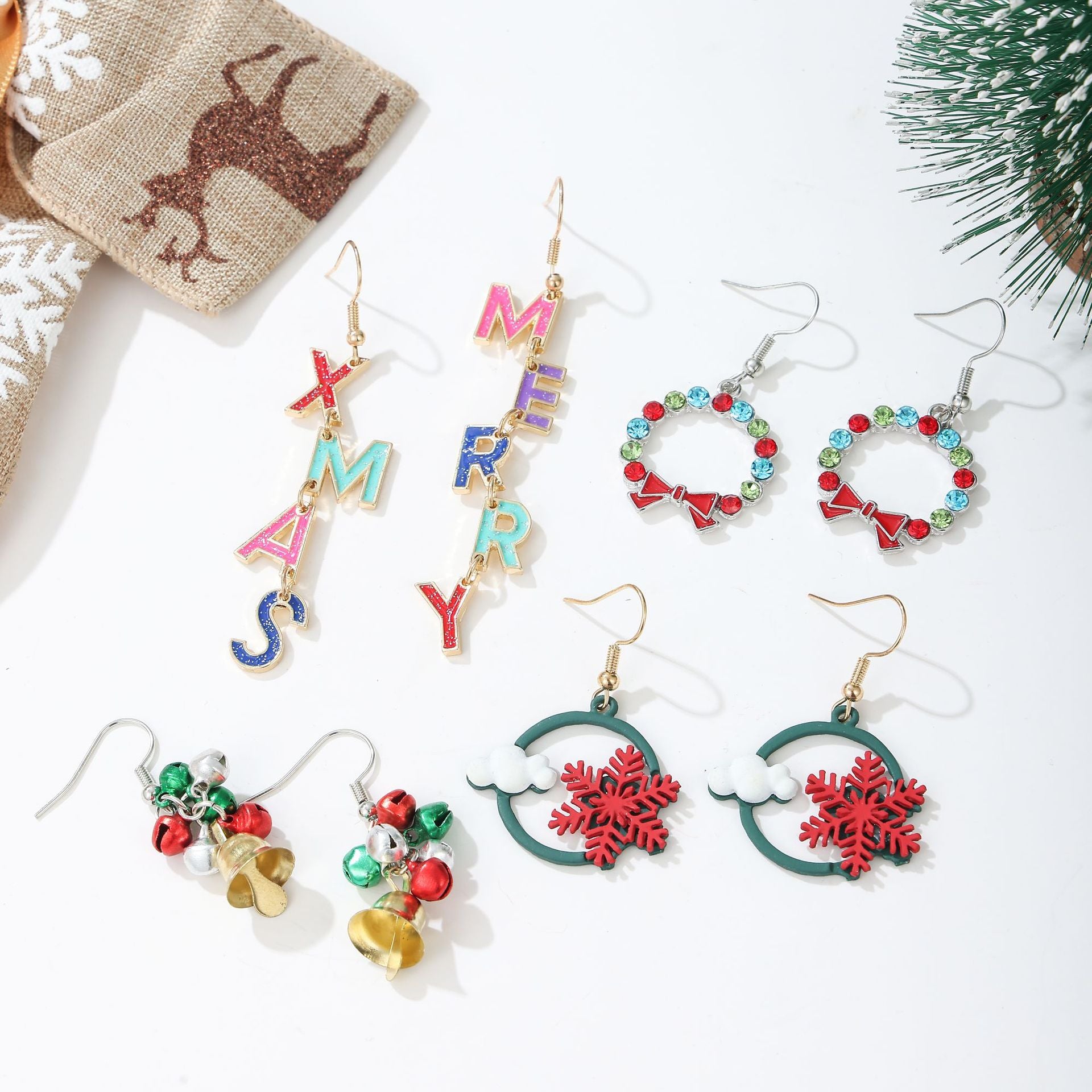 Wholesale Zinc Alloy Christmas Earrings Snowflake Tree Bell Elk Rhinestone Dangle Jewelry Party Fashion Accessory