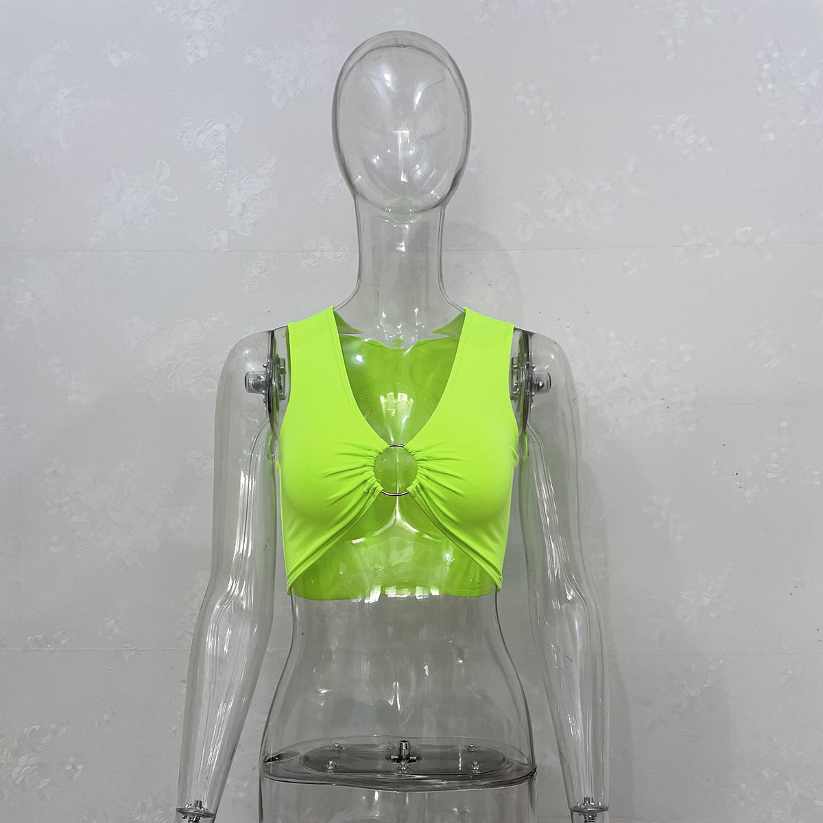 Wholesale V-neck Waist-baring Vest with A Circle on The Chest