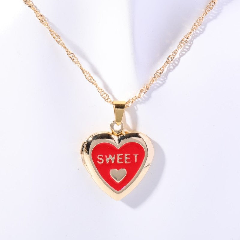 Wholesale Butterfly Shell Photo Album Photo Frame Necklace Retro Retractable Necklace Plated with Real Gold Color