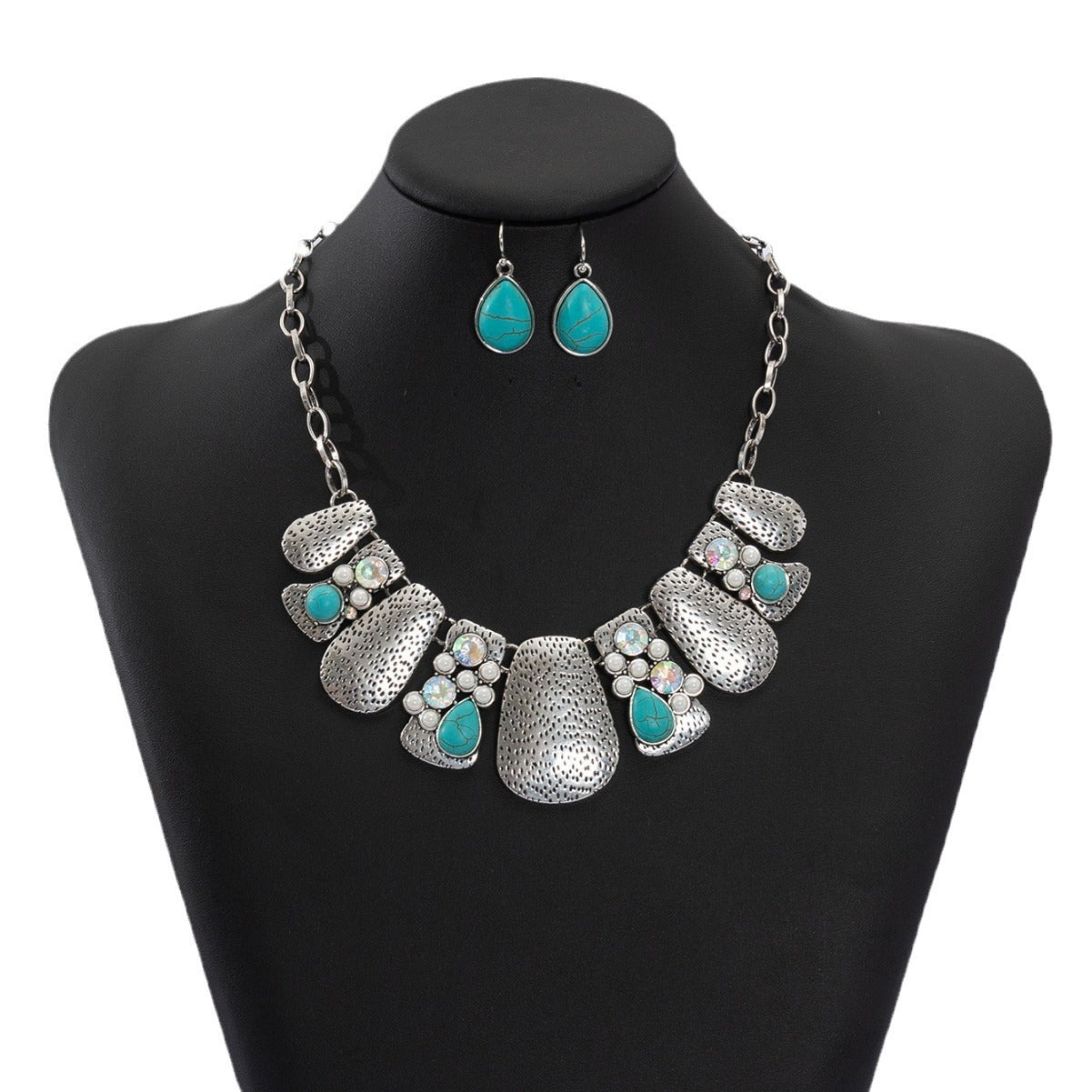 Wholesale Bohemian Retro Fashion Exquisite Exaggerated Turquoise Pearl Colored Diamond Necklace