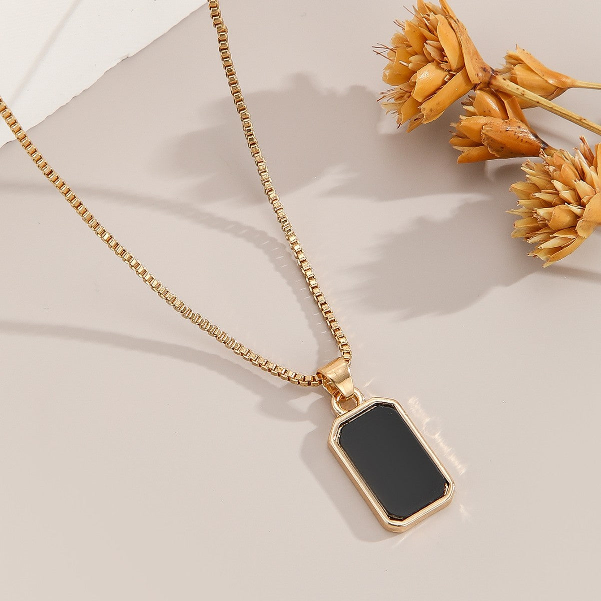 Wholesale Black rectangular necklace for women clavicle