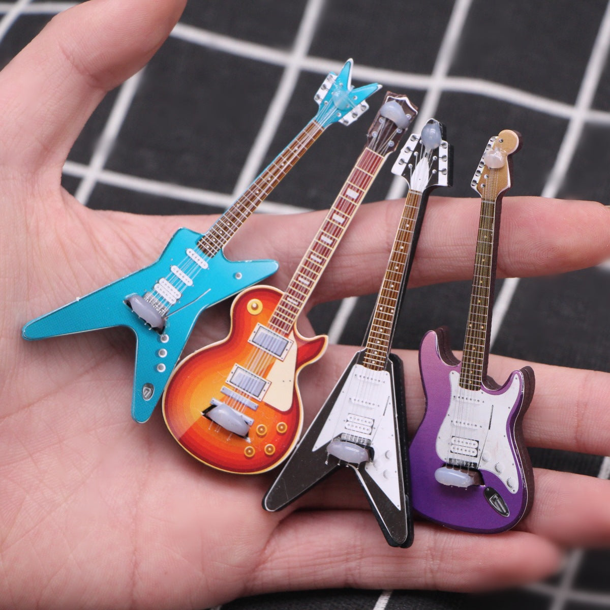 Wholesale 5pcs/pack doll house mini simulation electric guitar Doll Accessories