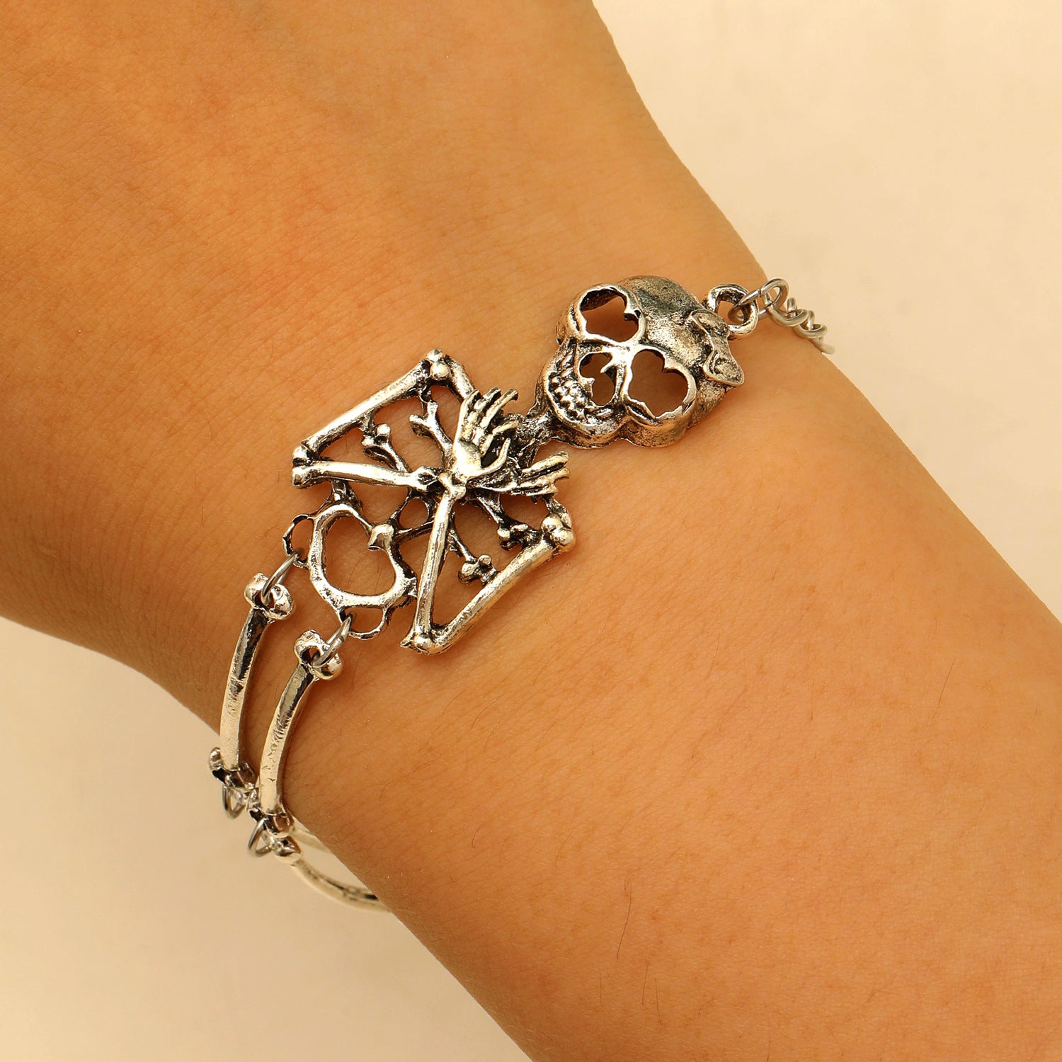 Wholesale Gothic Skull Bangle Bracelet Retro Dark Punk Style Antique Silver Alloy Unisex Fashion Jewelry Accessory