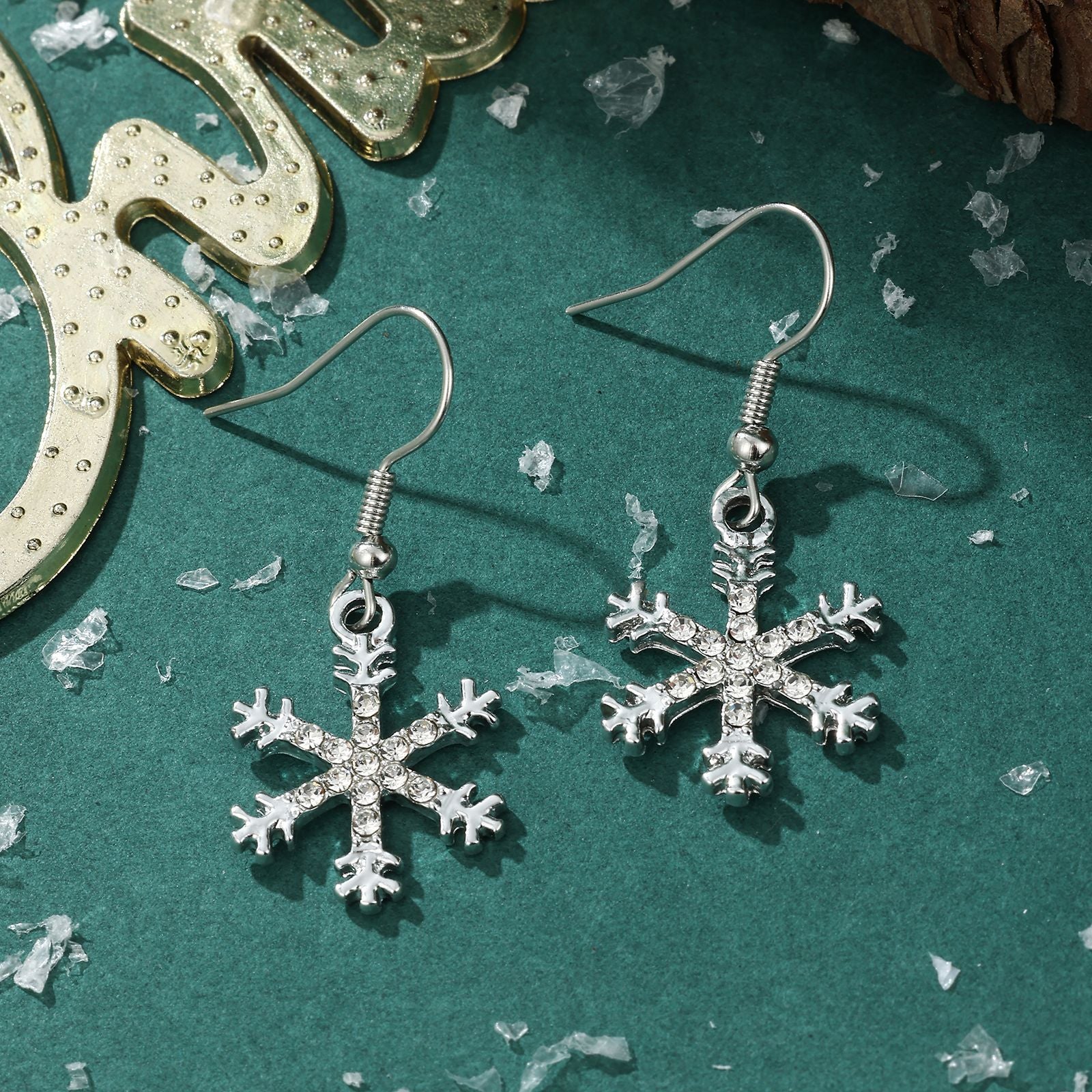 Wholesale Chic Christmas Snowflake Earrings For Women Zinc Alloy Rhinestone Fashion Jewelry Party Gift