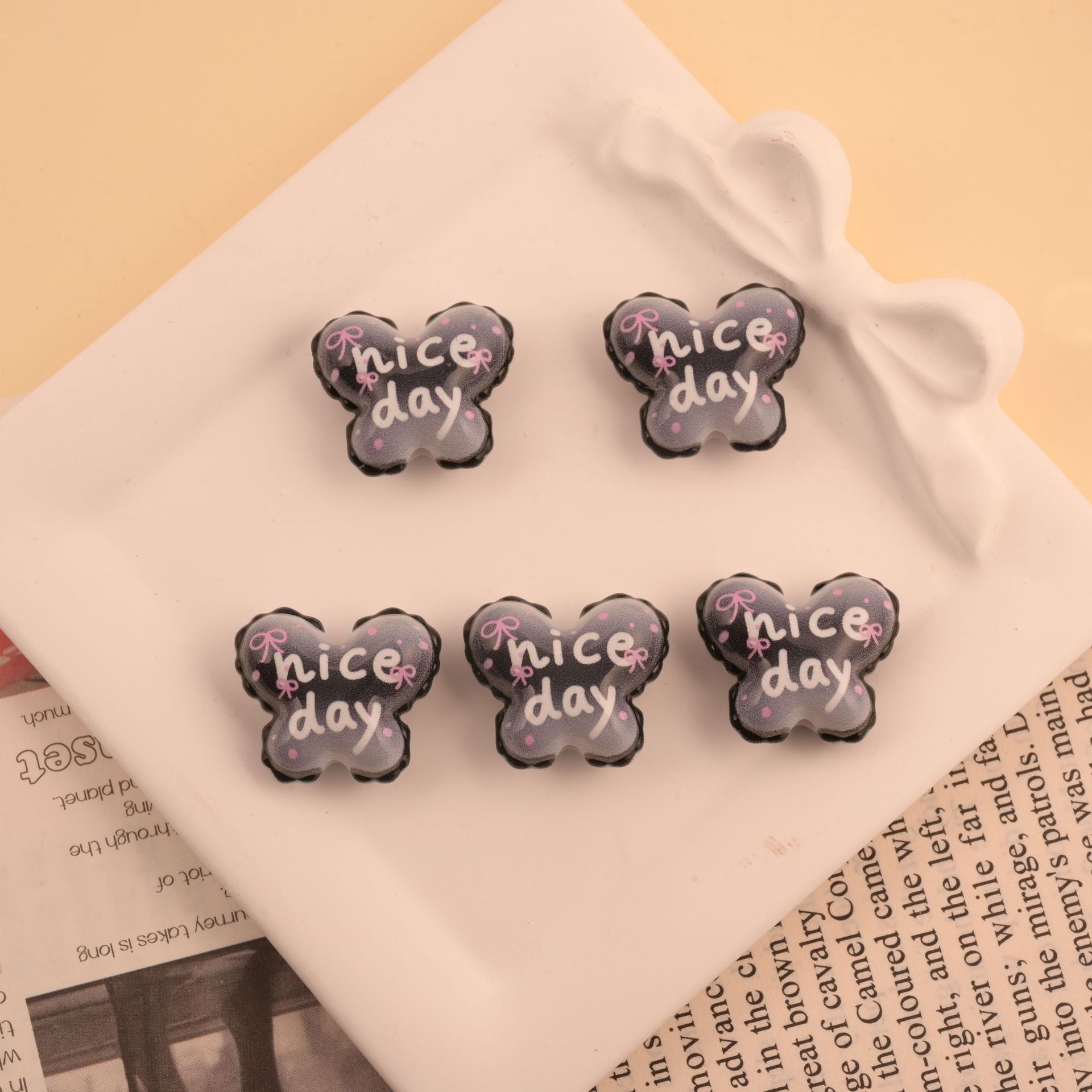 Wholesale 10pcs Acrylic Cartoon Heart Butterfly Beaded Black DIY Beadable Accessories OLY Exclusive