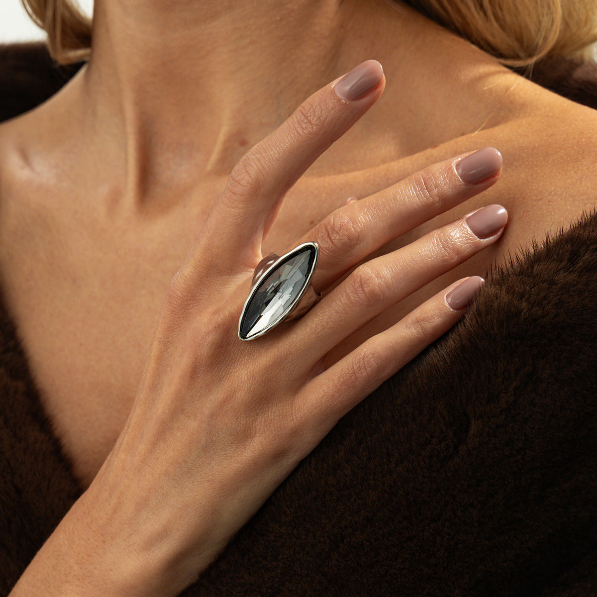 Wholesale Black Heart Acrylic Diamond Ring