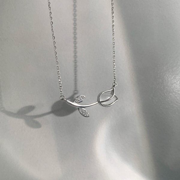 Wholesale Chalcedony Tulip Necklace Earrings Luxury Clavicle Chain Jewelry Set