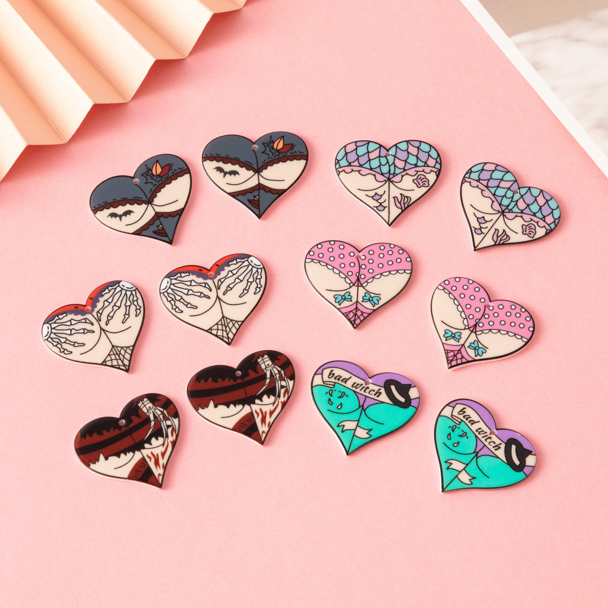 Wholesale 10pcs Halloween DIY Heart-shaped Skull Pattern Fashion Flatback