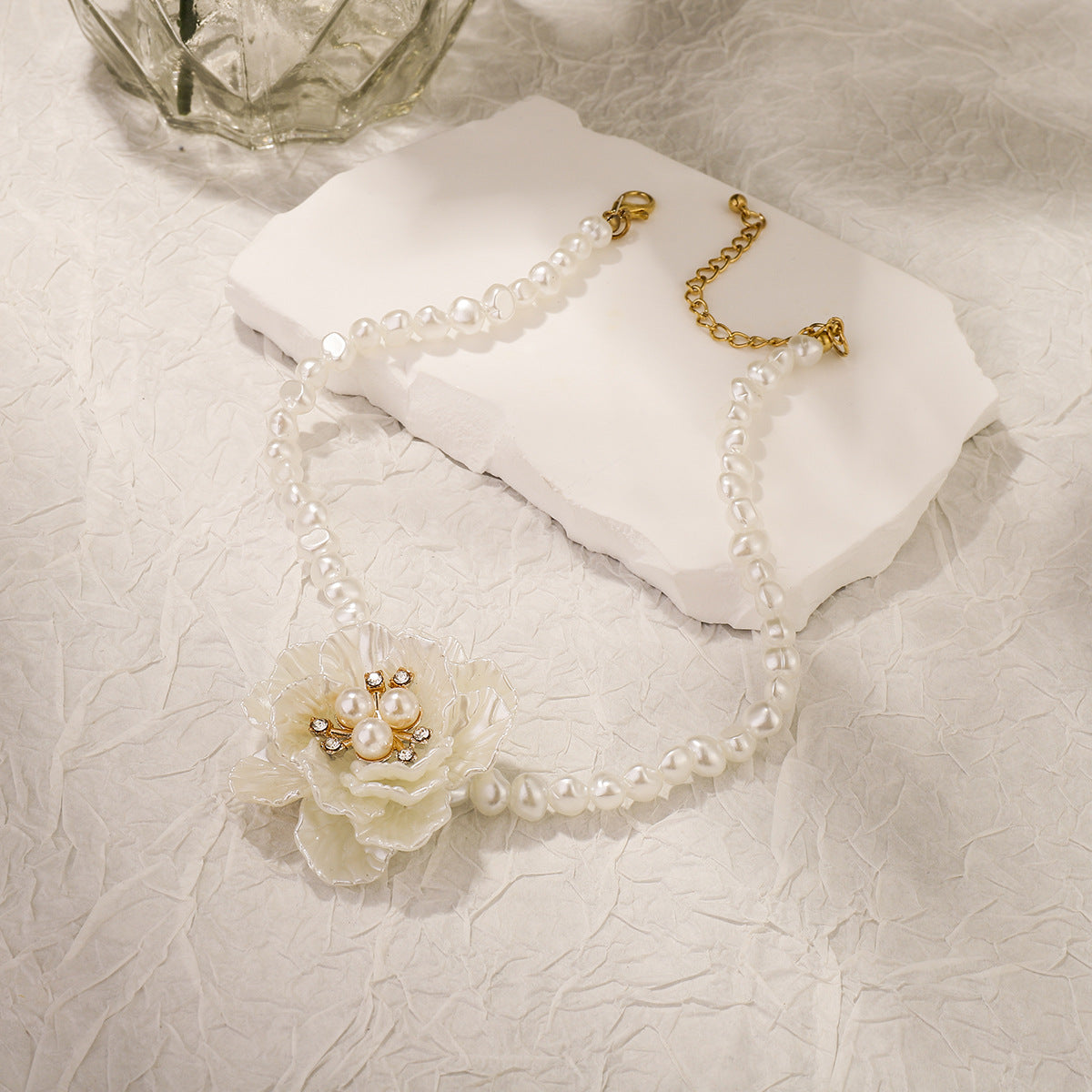 Wholesale Vintage 3D Camellia Pearl Necklace